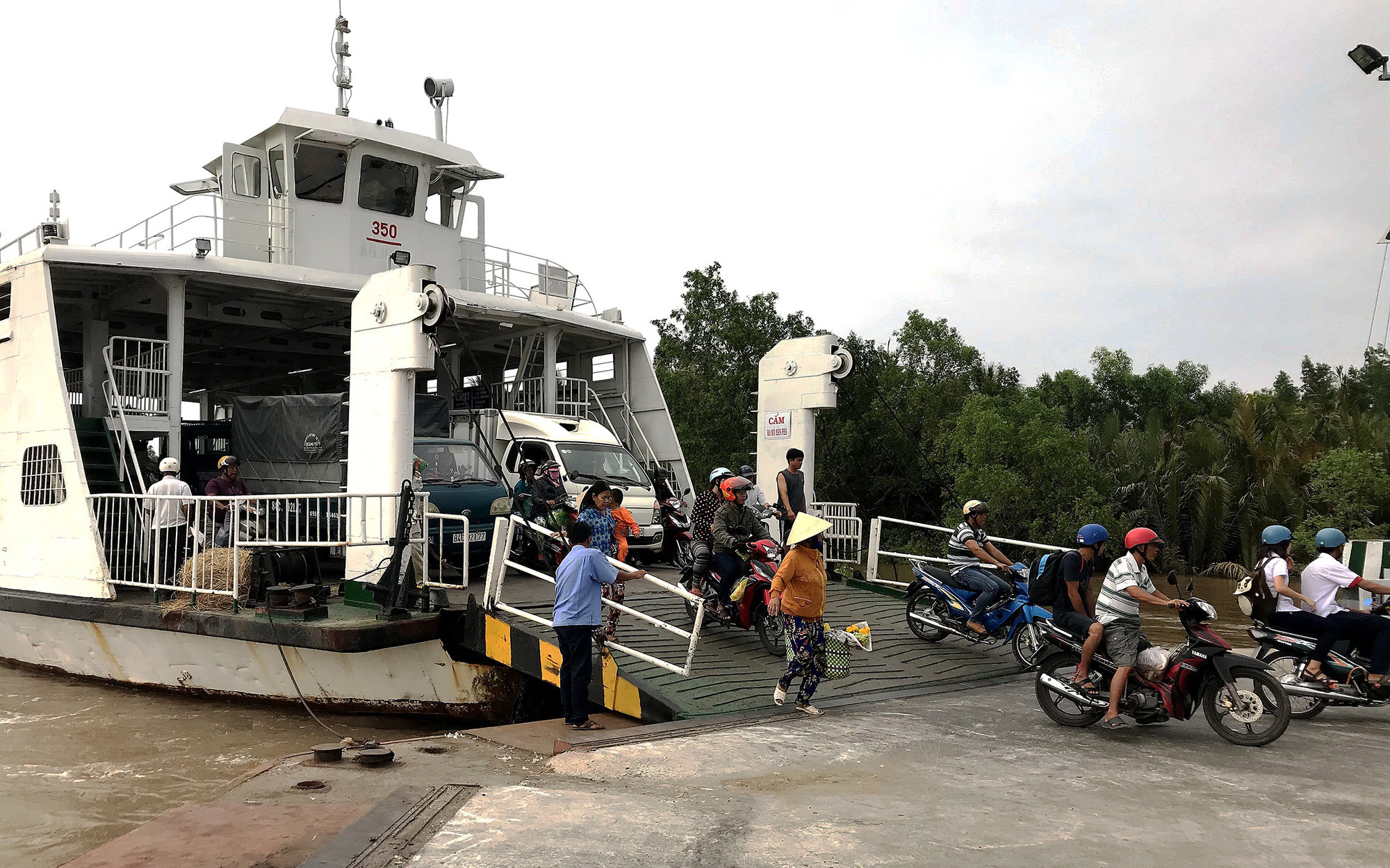 Bộ Giao thông vận tải nêu lý do xin lùi thời gian hoàn thành cầu Đại Ngãi- Ảnh 2. Có cầu Đại Ngãi, thêm cơ hội cho các tỉnh ven biển miền Tây