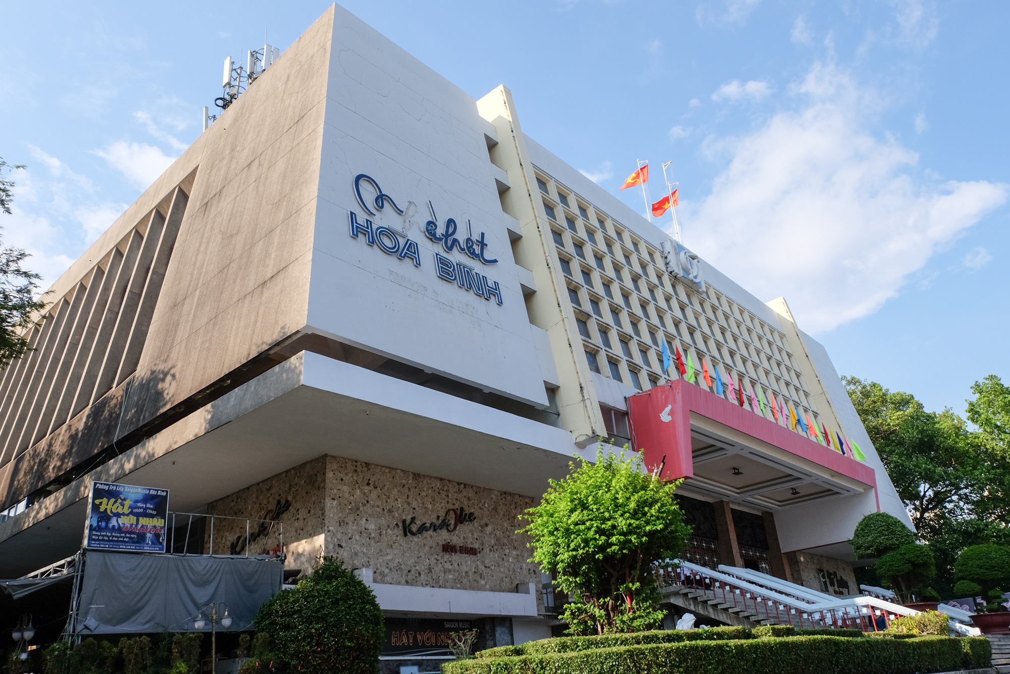 Xem ảnh chi tiết nhà hát 123 năm tuổi tại TP.HCM chuẩn bị tu bổ - Tuổi ...