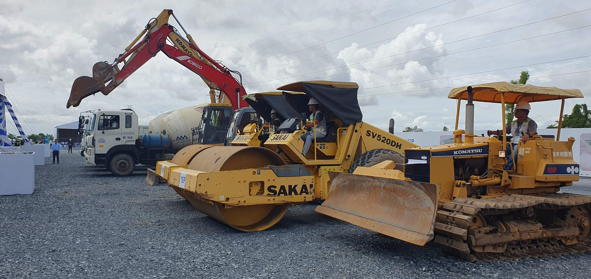 VSIP カントー工業団地建設のための 120 ヘクタールの土地の引き渡し - 写真 1。 VSIP カントー工業団地のフェーズ 1 では、20,000 人から 30,000 人の労働者の雇用が創出されることが見込まれています - 写真: LE DAN
