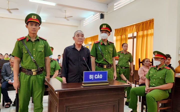Mượn dao giết người cân cua cướp của giữa ban ngày - Ảnh 2.