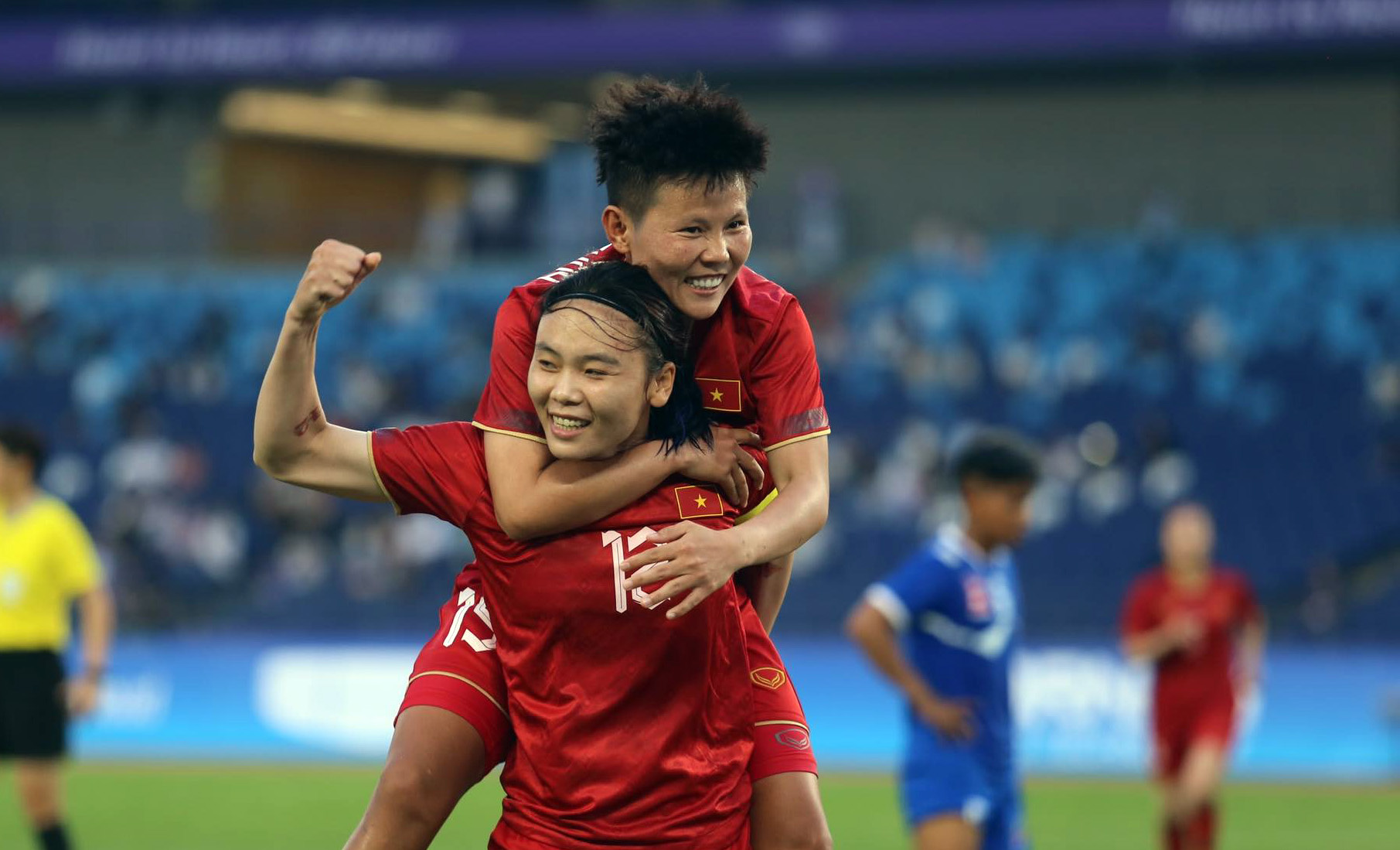 ビッチ・トゥイ（上）とハイ・イェンは日本戦におけるベトナム女子チームの期待となる - 写真: DUC KHUE