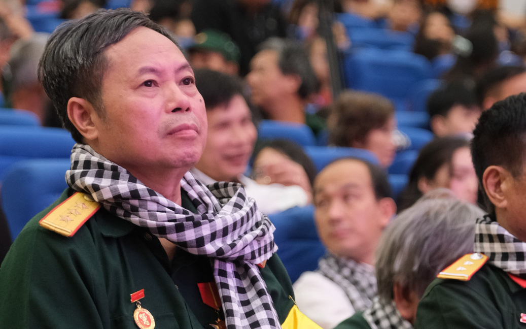 Xúc động đêm gặp gỡ của 100 thương binh nặng nơi 