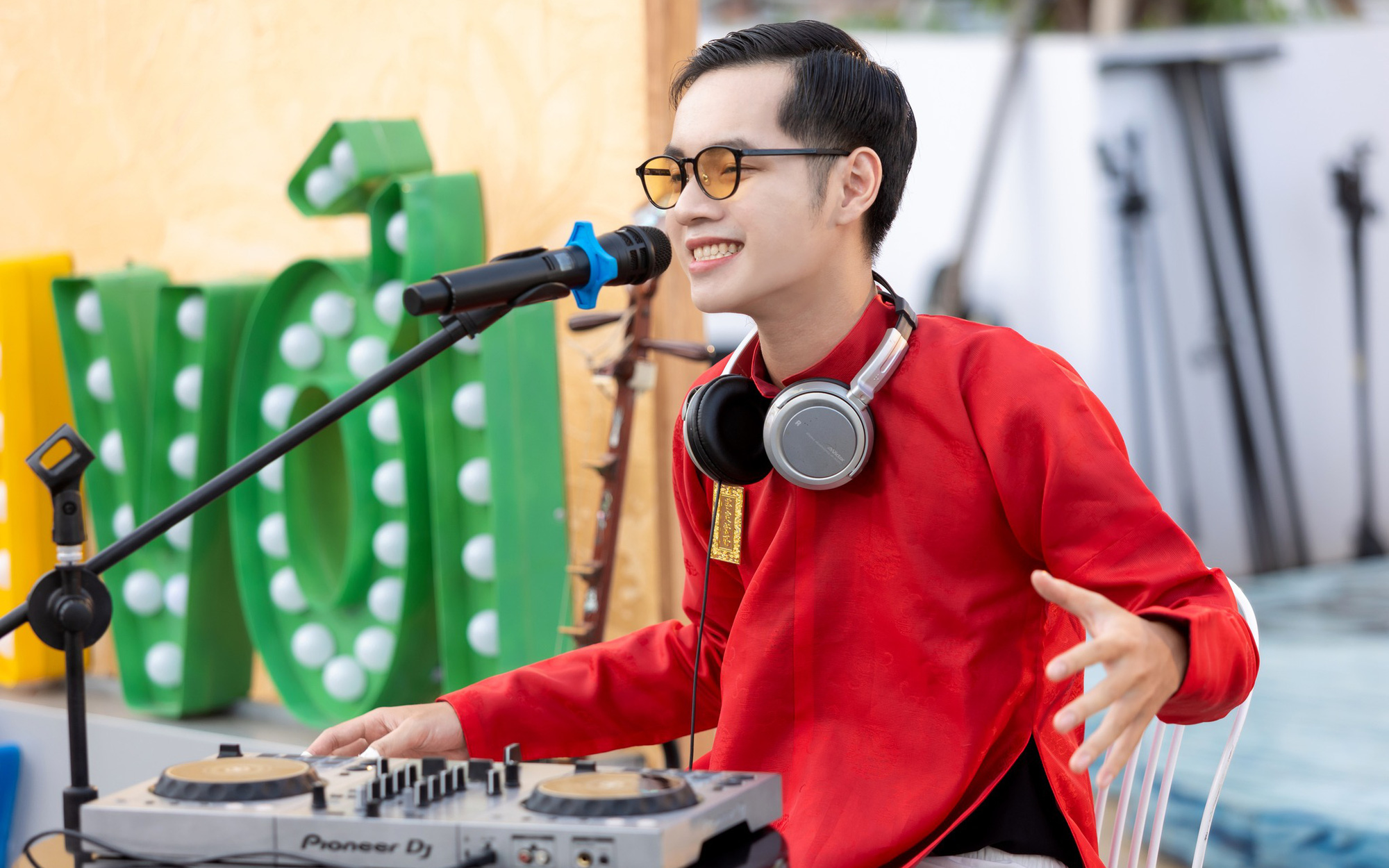 Quán quân Sing my song Cao Bá Hưng thi 