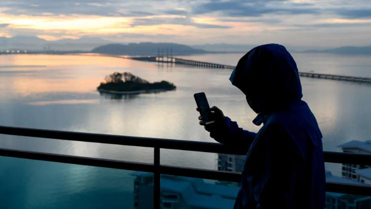 AI 'tăng tốc' lừa đảo bằng giọng nói, nạn nhân ngày càng nhiều - Ảnh 1. 77% người nhận được cuộc điện thoại lừa đảo bị mất tiền - Ảnh: YAHOO FINANCE