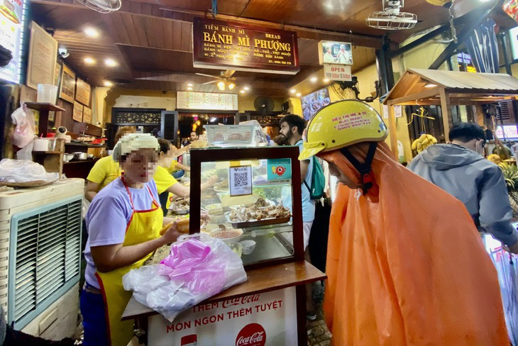 Tiệm bánh mì Phượng - Ảnh: TRƯỜNG TRUNG