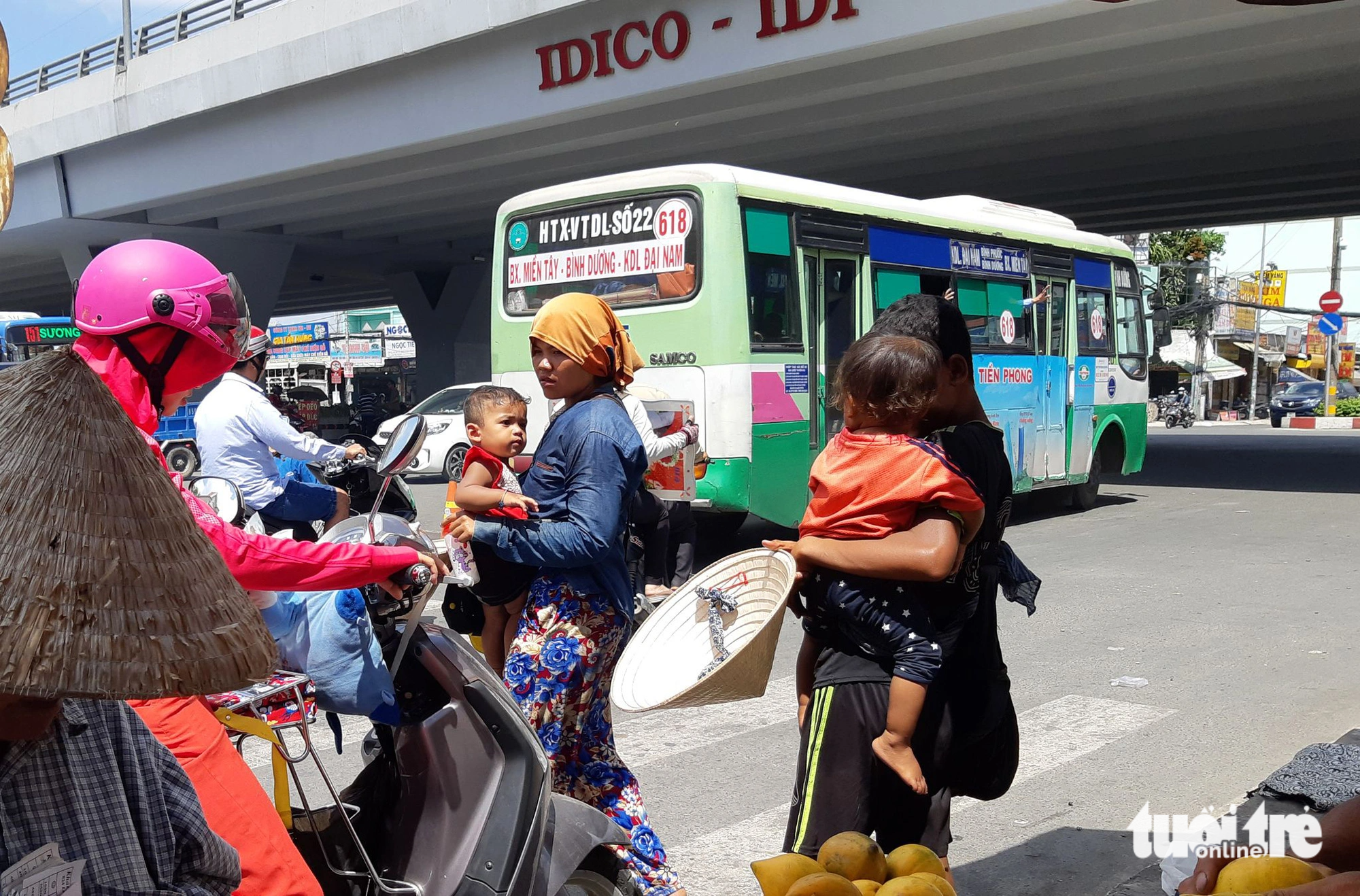 ホーチミン市の物乞い - 写真: LE PHAN