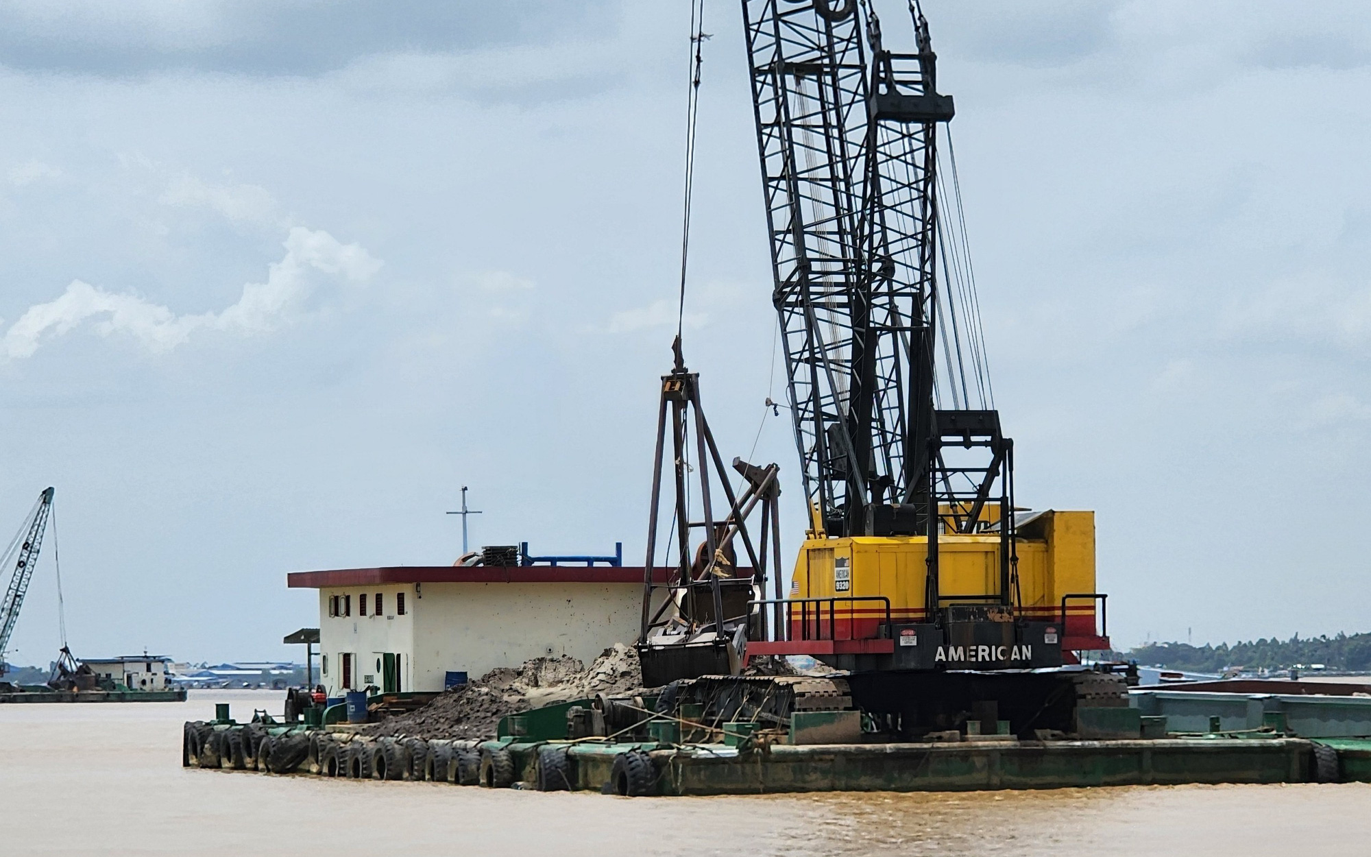 Cao tốc Cần Thơ - Cà Mau thi công xuyên Tết để bù đắp tiến độ- Ảnh 5. Tránh lợi ích nhóm khi bố trí 21 khu mỏ cát cho cao tốc miền Tây