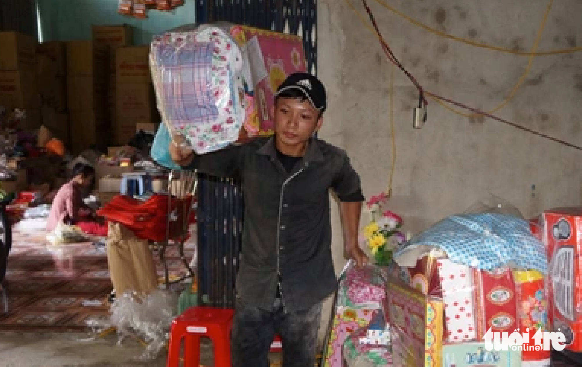 Bạn Võ Hồng Nhân - quê xã Nghi Xuân, huyện Nghi Lộc, Nghệ An - bốc vác thuê năm 2014 - Ảnh: DOÃN HÒA