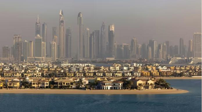 Dubai đã trở thành nơi trú ẩn ưa thích của người Nga - Ảnh: BLOOMBERG