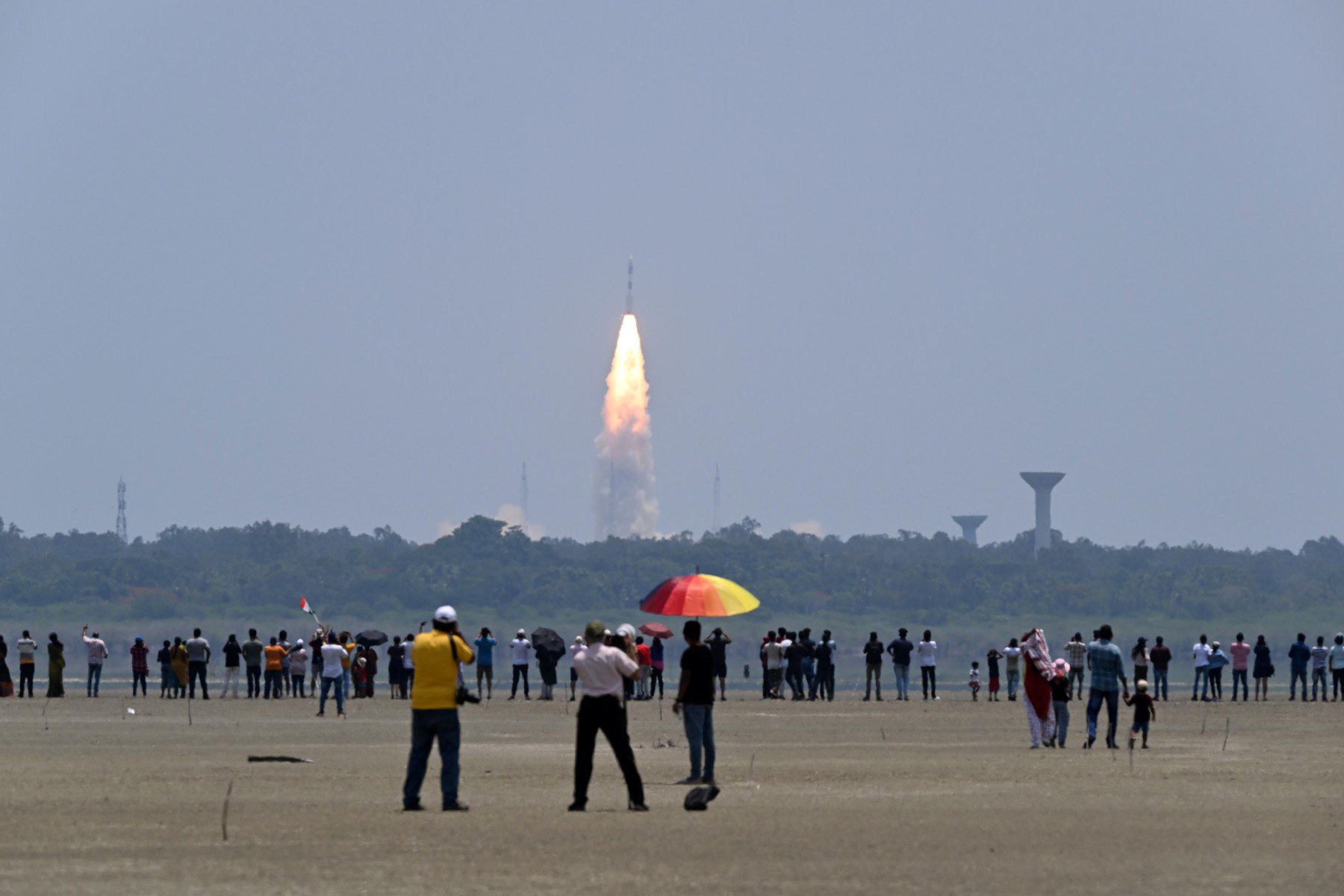 インド人は太陽を研究する任務でアディティヤ-L1宇宙船を追跡します。 船は9月2日にスリハリコタのサティシュ・ダワン宇宙センターから打ち上げられた - 写真:AFP インド人は太陽を研究するという使命でアディティヤ-L1宇宙船を追跡します。 船は9月2日にスリハリコタのサティシュ・ダワン宇宙センターから打ち上げられた - 写真:AFP