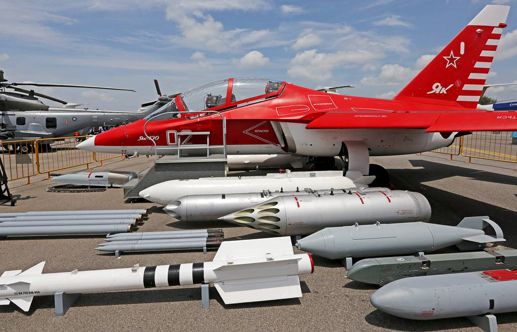 ロシアの戦闘練習機ヤコブレフ Yak-130 - 写真: TASS ロシアの戦闘練習機ヤコブレフ Yak-130 - 写真: TASS