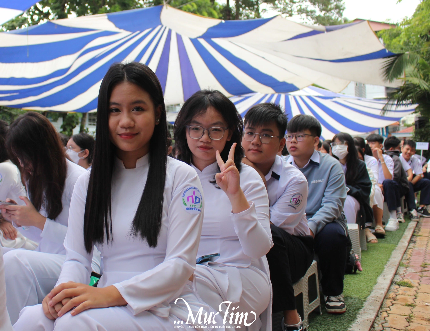Học sinh THPT Nguyễn Du rap về trường trong lễ khai giảng - Ảnh 3.