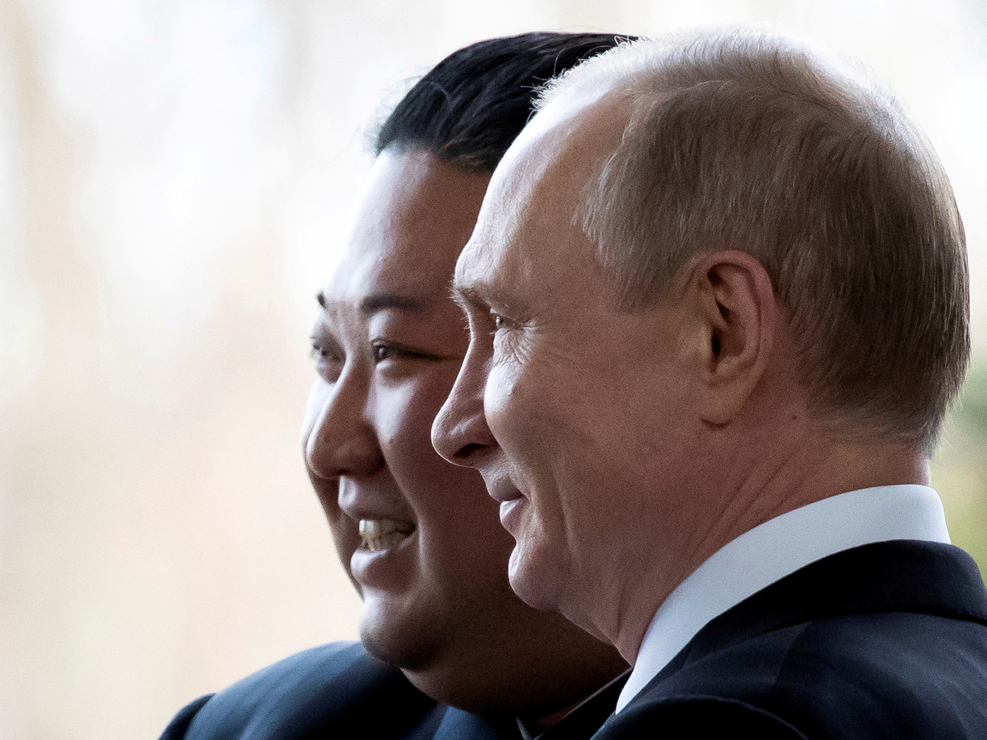 なぜ西側諸国は北朝鮮がロシアに武器を売却する可能性を懸念しているのでしょうか? -写真3。 2019年にウラジオストクで会談した金正恩氏とウラジーミル・プーチン氏 - 写真: REUTERS