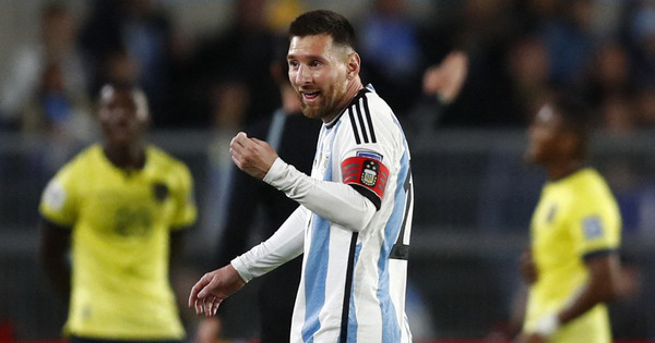 Messi sút phạt ghi bàn giúp Argentina đánh bại Ecuador