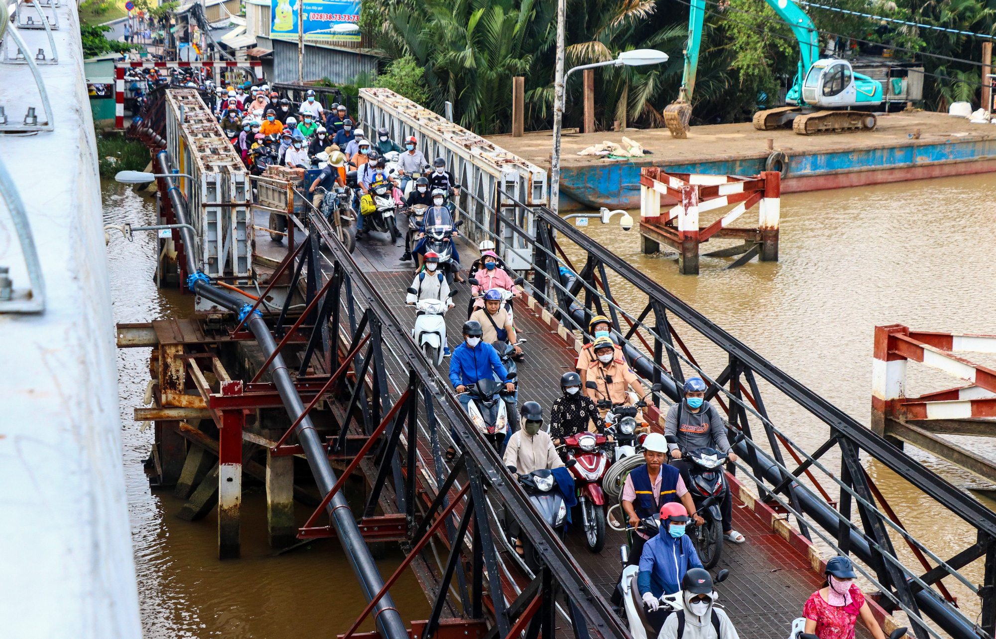 ロンキエン橋 – 写真: CHAU TUAN