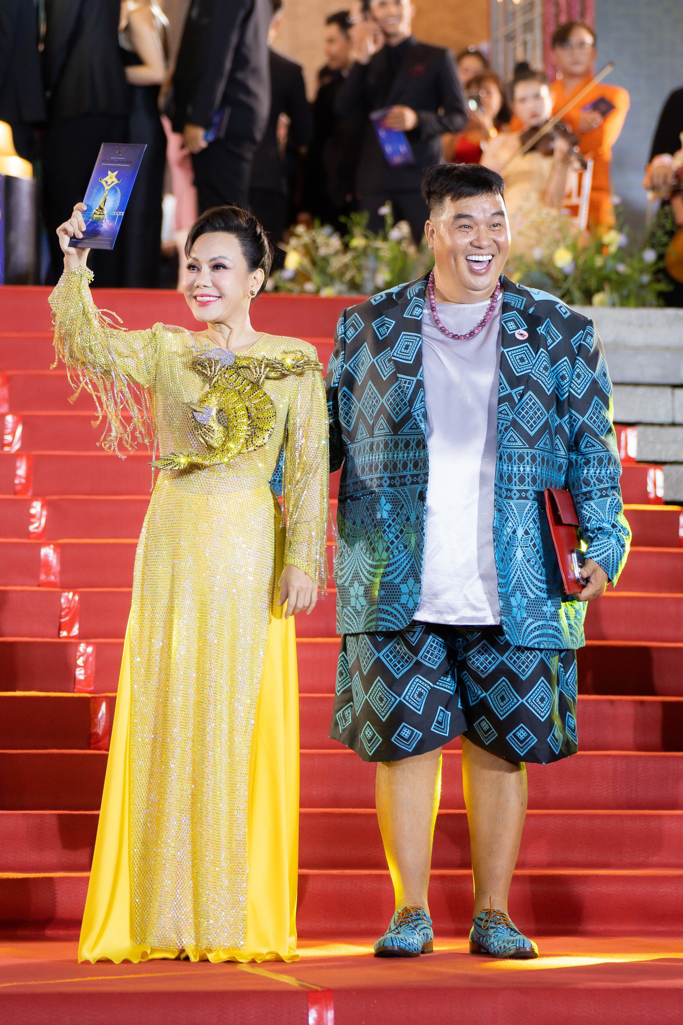 Sao Việt 'đổ bộ' đêm trao giải Ngôi Sao Xanh, Trấn Thành nhận về loạt giải thưởng danh giá- Ảnh 2.