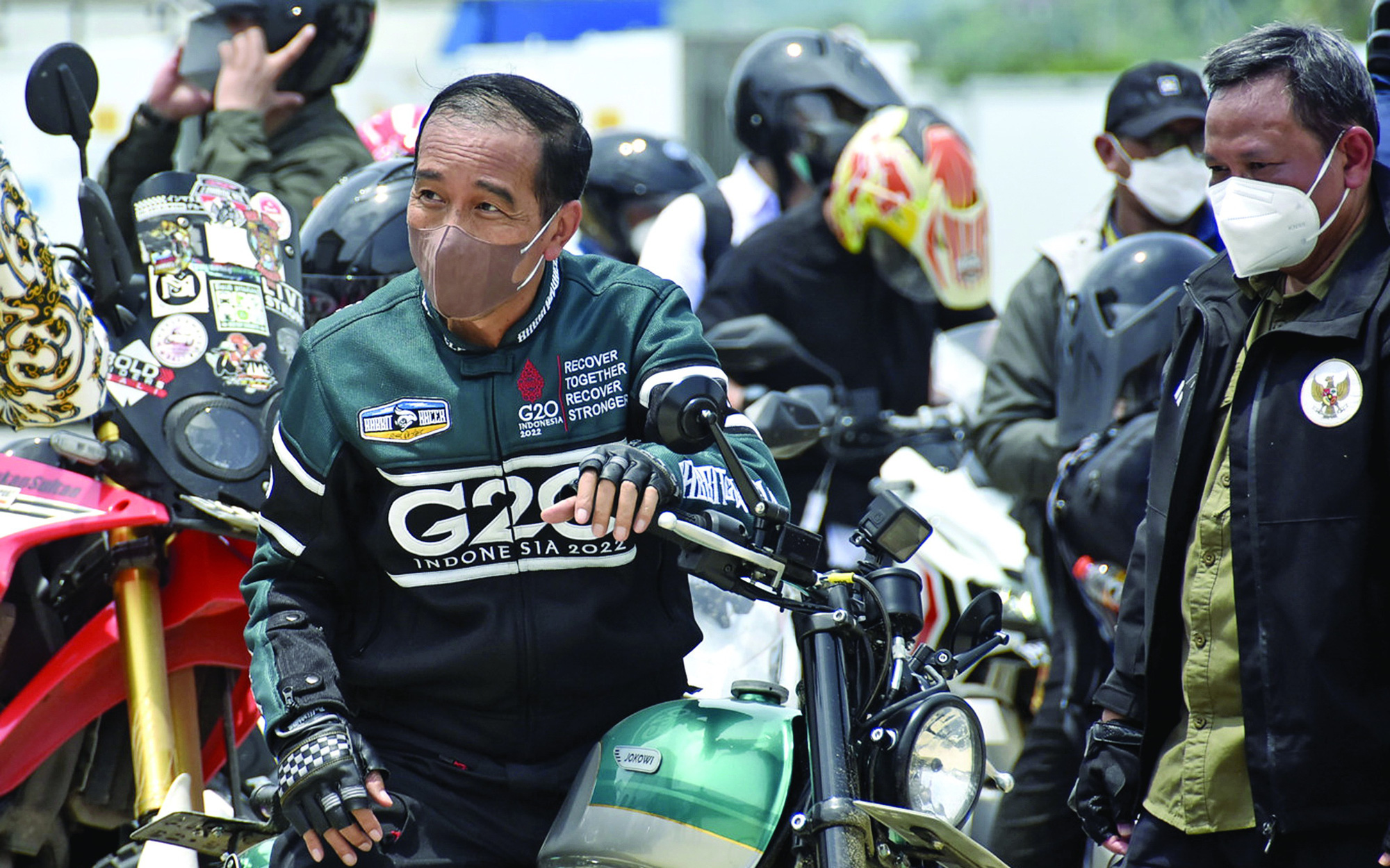 Ứng viên tổng thống Indonesia cưỡi xe bò gặp dân trước ngày bỏ phiếu- Ảnh 2. Di sản lớn của ông Widodo