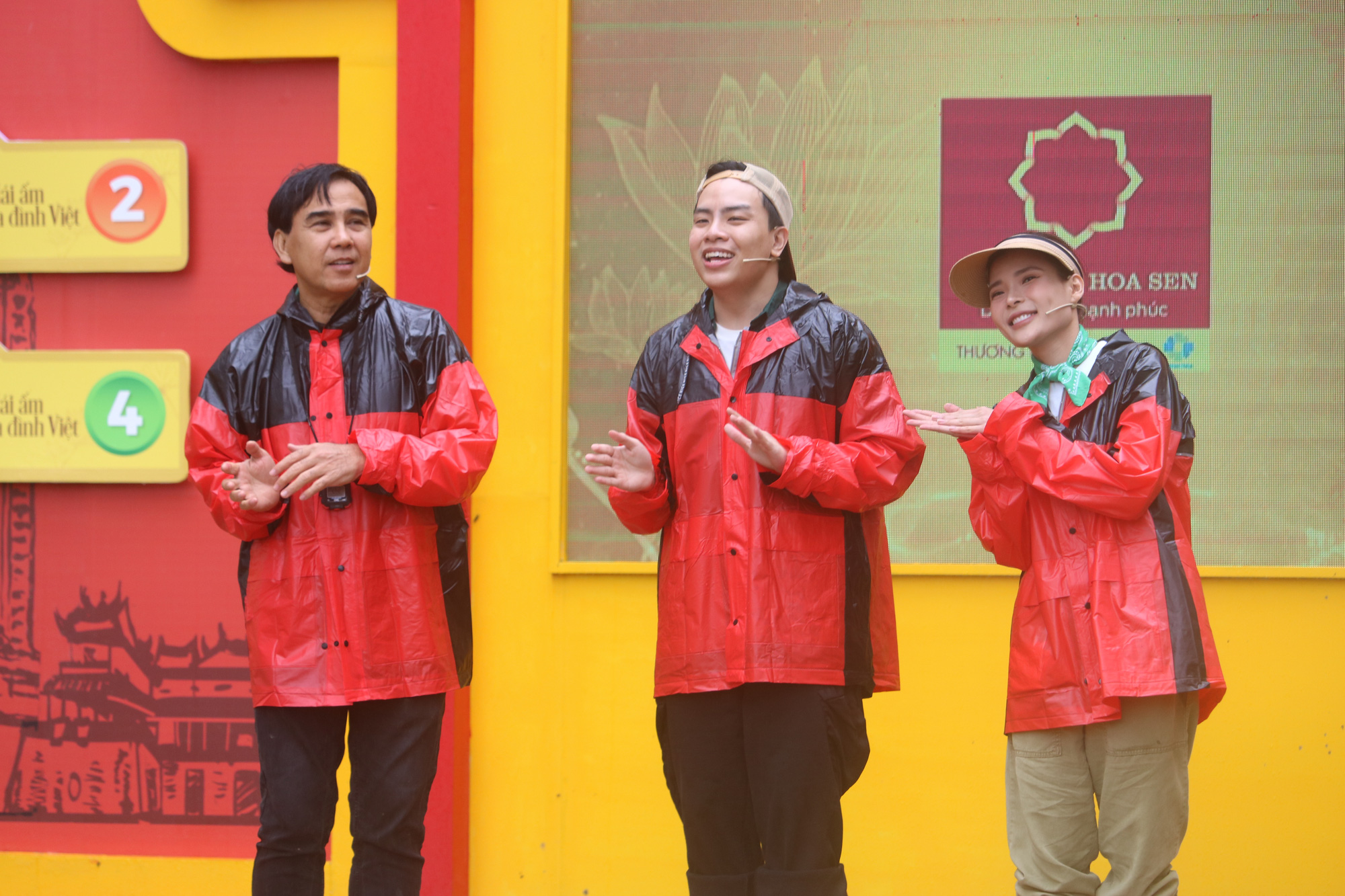 左から右へ: MC Quyen Linh、Hua Kim Tuyen、Thuy Diem - 写真: BTC