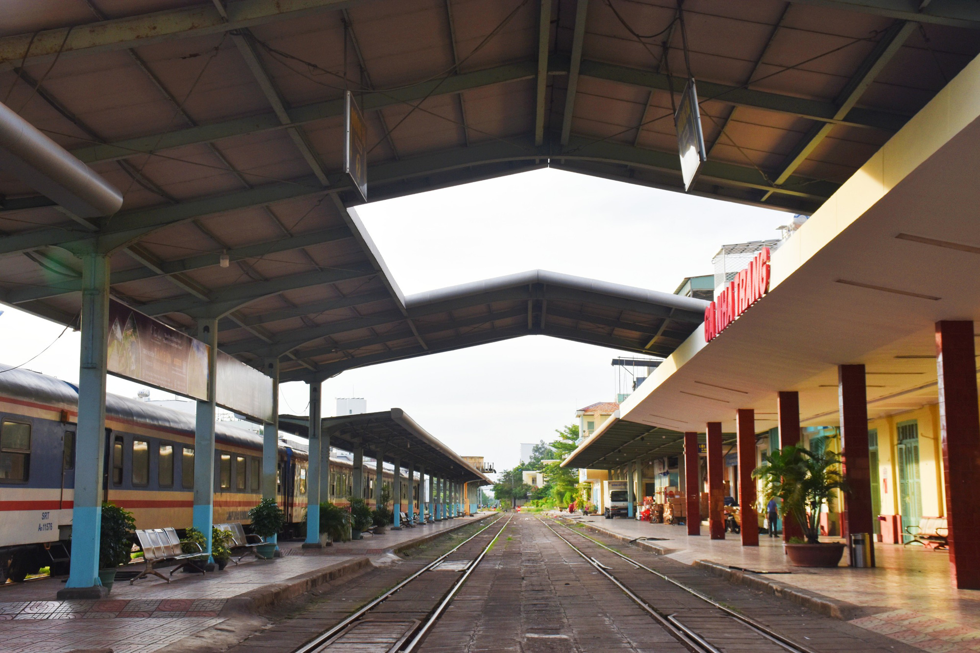 Ga Nha Trang có hệ thống đường ray hình bóng đèn