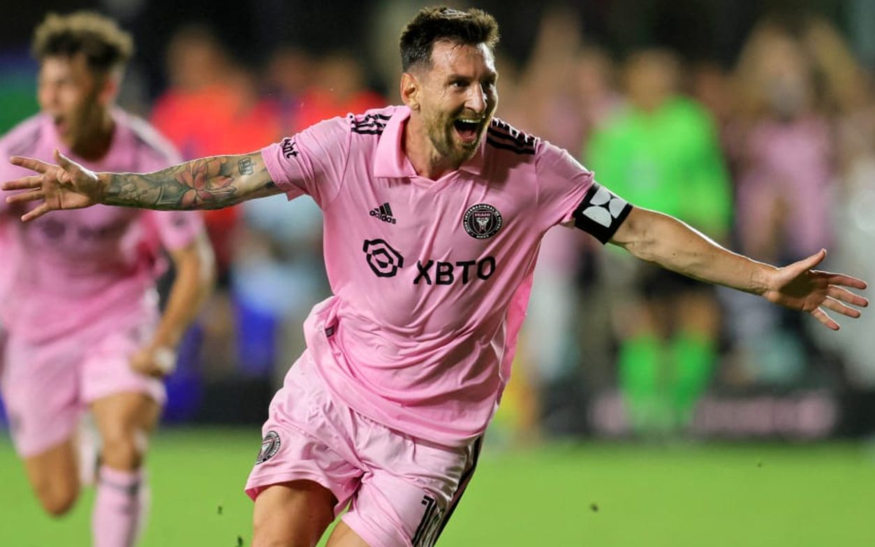 Messi gây tranh cãi khi đoạt giải FIFA The Best 2023- Ảnh 2. Vé xem Lionel Messi ra mắt 2024 ế ẩm, ban tổ chức sợ lỗ nặng
