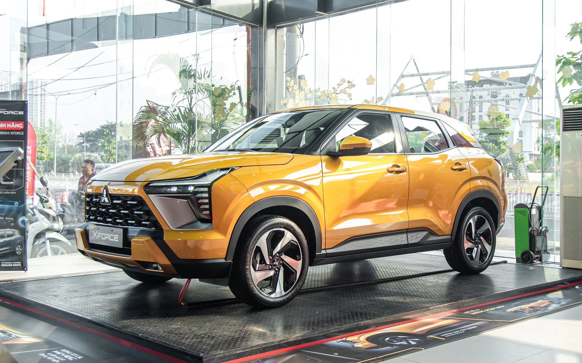Chi tiết Mitsubishi Xforce tiêu chuẩn giá 620 triệu đồng: Vẫn đủ dùng, cạnh tranh Seltos, Creta- Ảnh 17. Lý do bất ngờ Mitsubishi Xforce không có cửa sổ trời