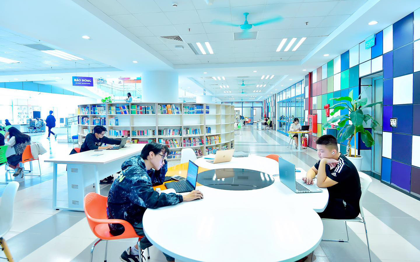 Học sinh lớp 11 có nên đăng ký thi đánh giá năng lực?- Ảnh 17. Năm 2024, nhiều trường kinh tế mở ngành công nghệ, trường kỹ thuật tuyển sinh ngành xã hội