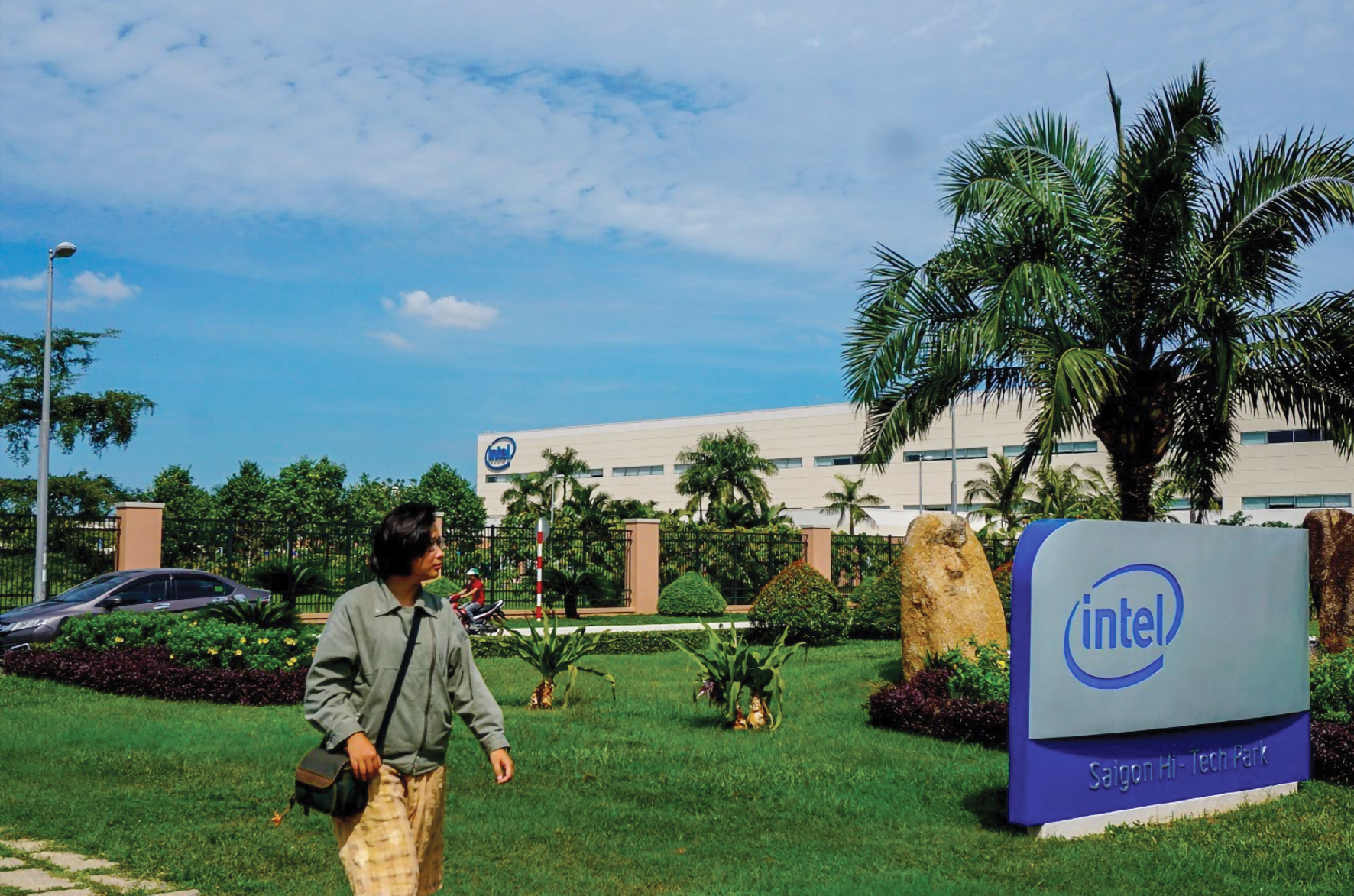 Nhà máy intel Việt Nam tại Khu công nghệ cao TP.HCm - Ảnh: Tuổi Trẻ