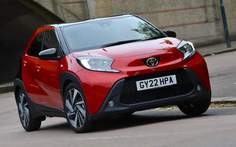 Mẫu xe điện bán chạy nhất tại nơi xe xăng đang thống trị- Ảnh 4. Toyota: Không có xe điện cỡ nhỏ giá rẻ, trừ khi giá pin giảm mạnh