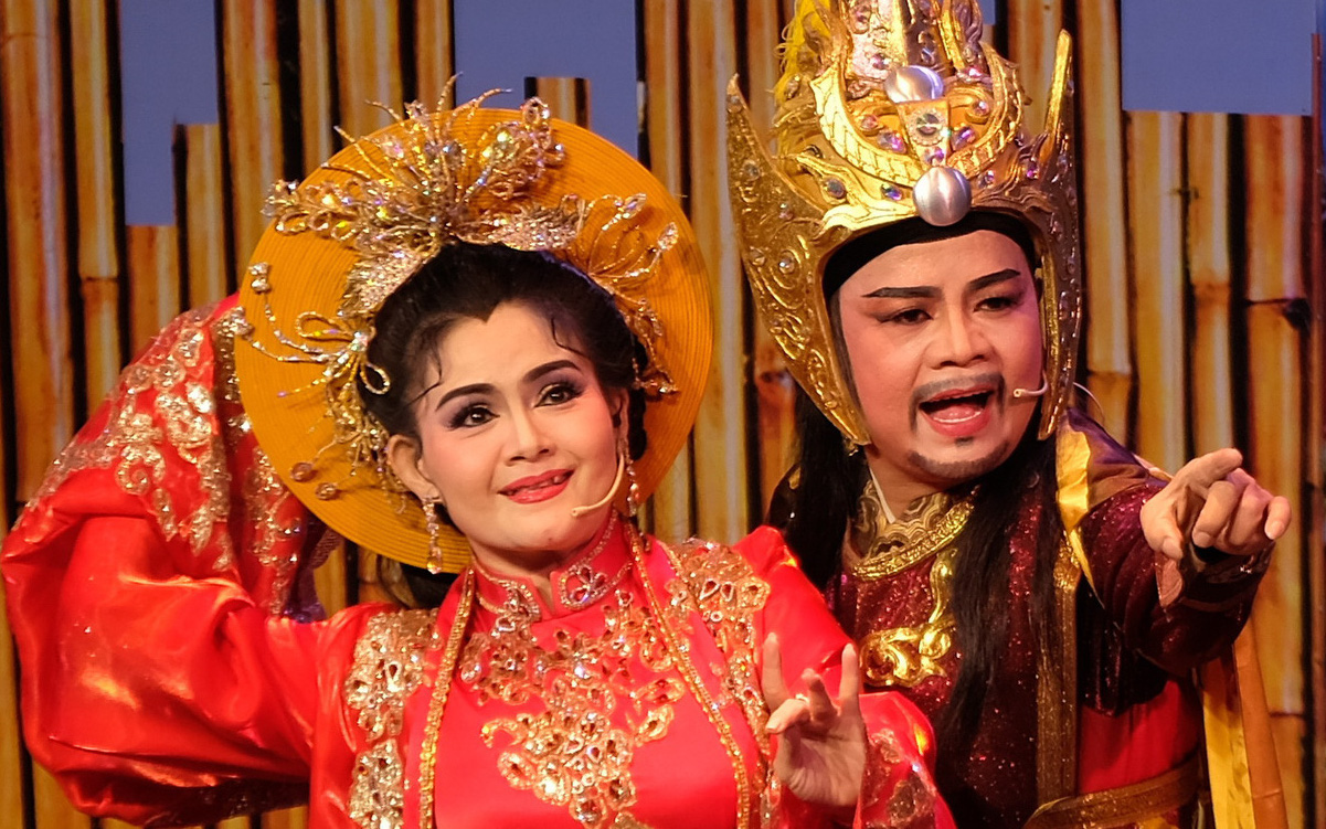 Vai diễn khó Đêm trước ngày hoàng đạo không làm khó cô đào cải lương Tú Sương- Ảnh 5. Sử Việt lên sân khấu cải lương tuổng cổ kịch, chờ bom tấn
