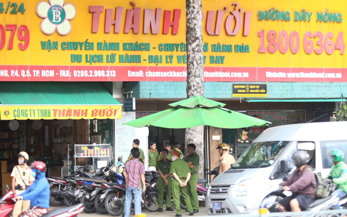 Đề nghị xử lý thông tin xe Thành Bưởi hoạt động trở lại- Ảnh 3. Thành Bưởi bị tước giấy phép kinh doanh vẫn quảng cáo chạy tuyến khác, đúng hay sai?