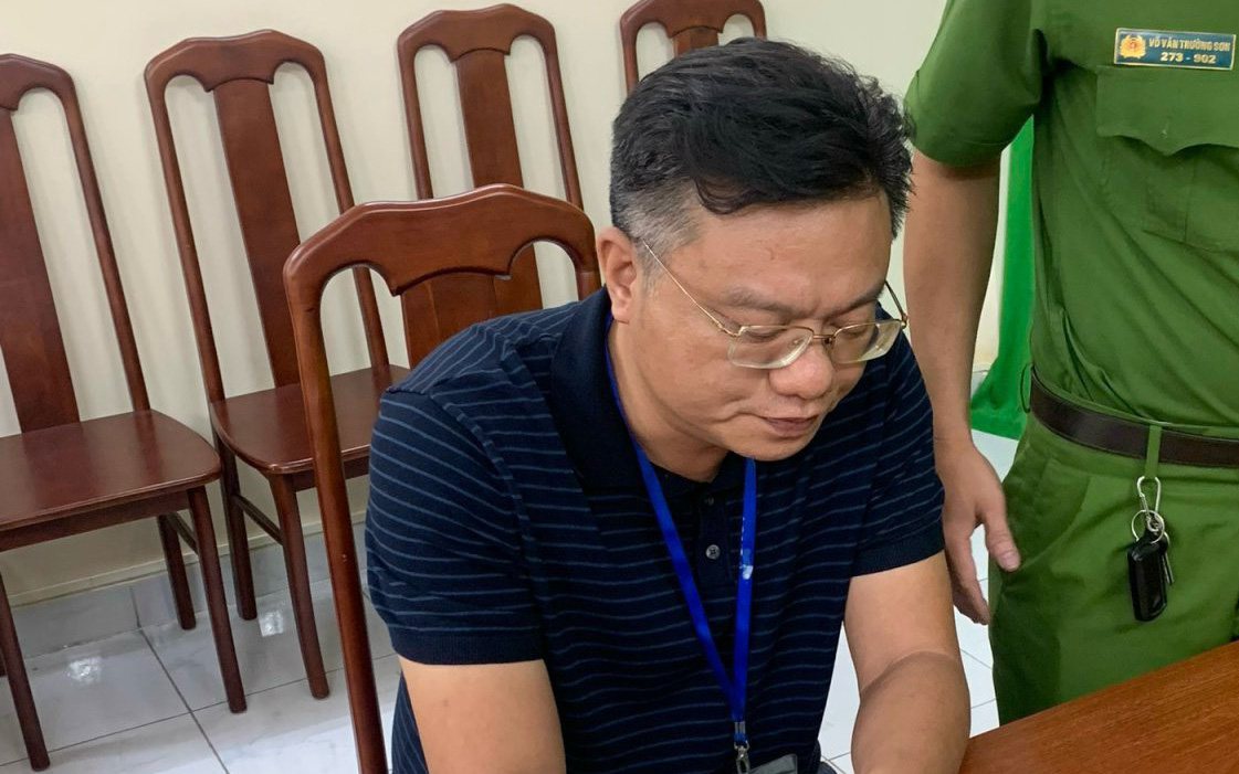 Tạo vỏ bọc ở biệt thự, đi xe sang để kêu gọi đầu tư, lừa đảo trên 80 tỉ đồng- Ảnh 2. Bắt tạm giam người đàn ông lừa bán nhà 60 tỉ ở quận 3