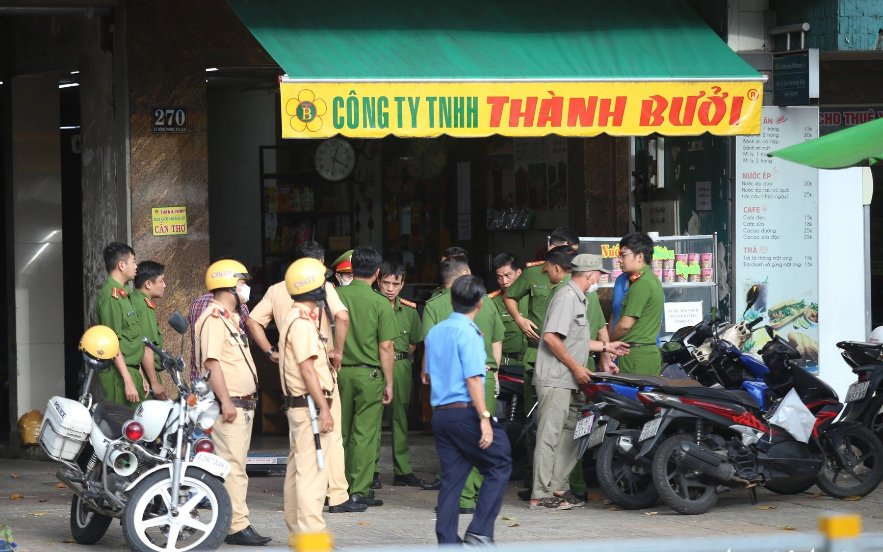 Thành Bưởi bị tước giấy phép kinh doanh vẫn quảng cáo chạy tuyến khác, đúng hay sai?- Ảnh 2. Nhà xe Thành Bưởi bị dừng nhưng vẫn bán vé cho nhà xe mới?