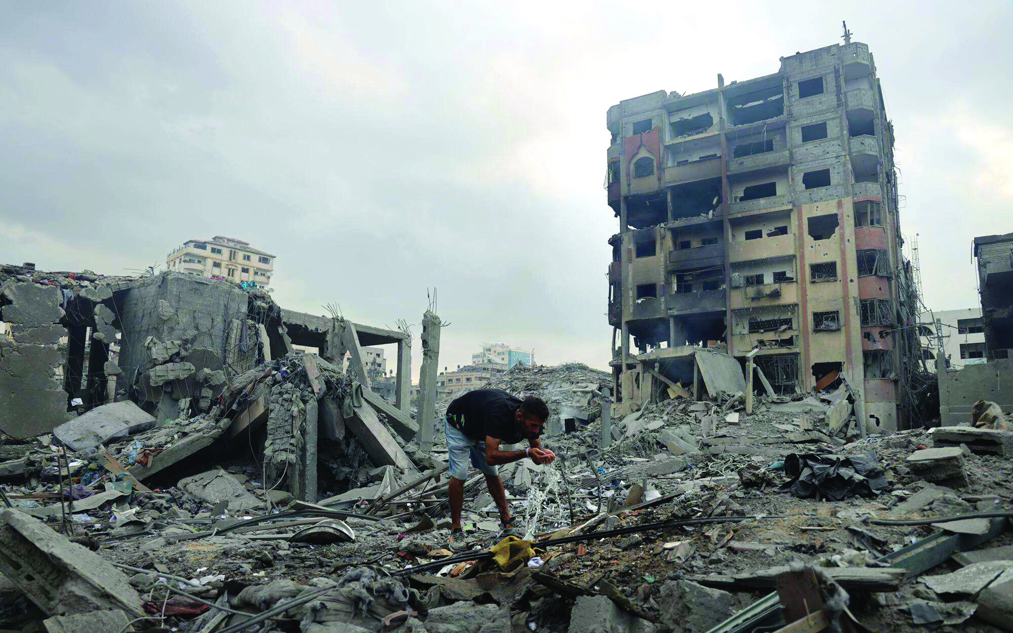 Hezbollah không kích hàng loạt, nhiều nơi ở Israel chìm trong biển lửa- Ảnh 3. 3 tháng sau chiến sự Gaza: Hamas, Hezbollah và Houthi
