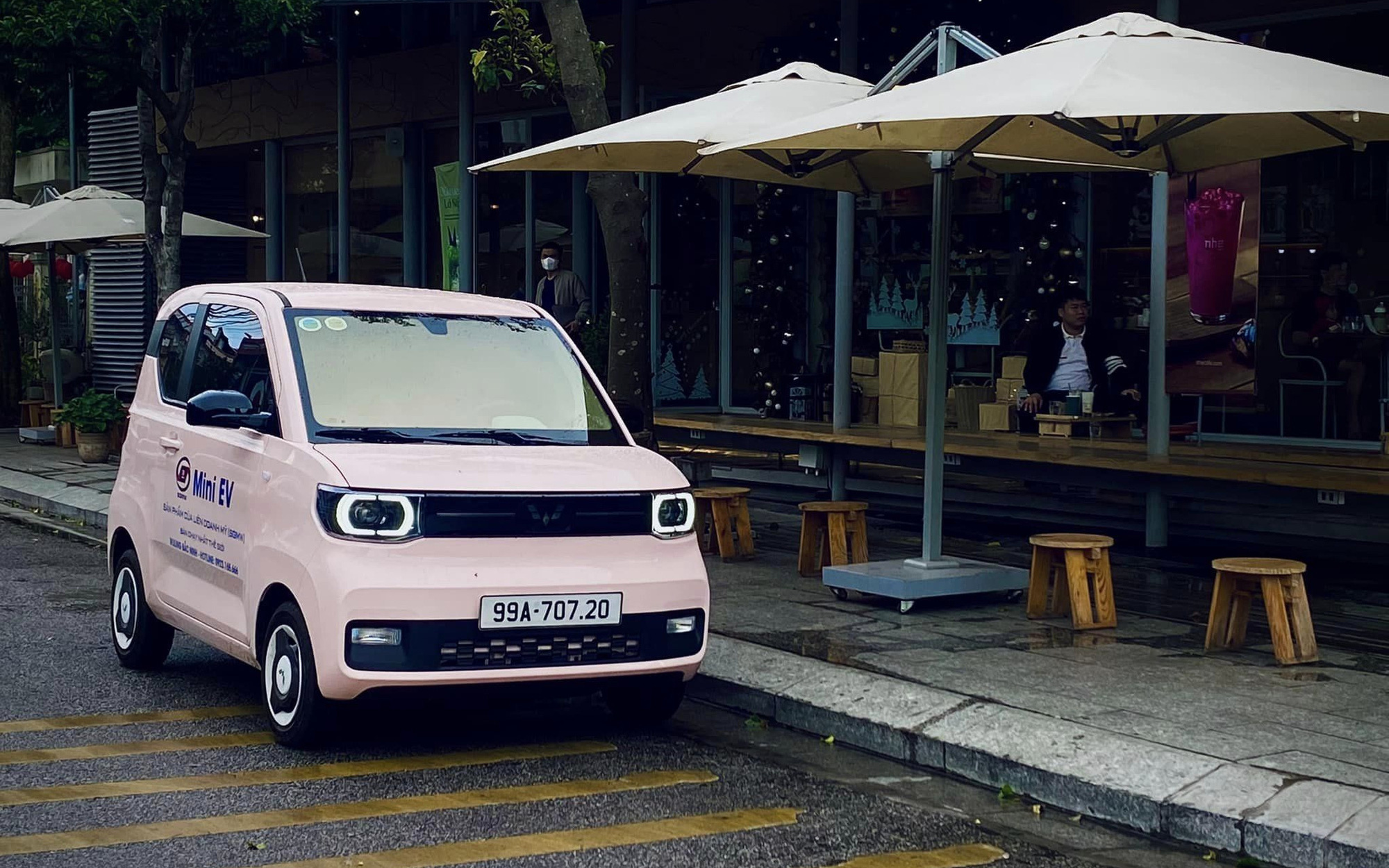 Đại lý nhận cọc Wuling Mini EV 2024: Giá dự kiến tăng nhẹ, tầm vận hành xa hơn- Ảnh 13. Tin tức giá xe: Wuling MiniEV giảm giá, rẻ gần như xe máy