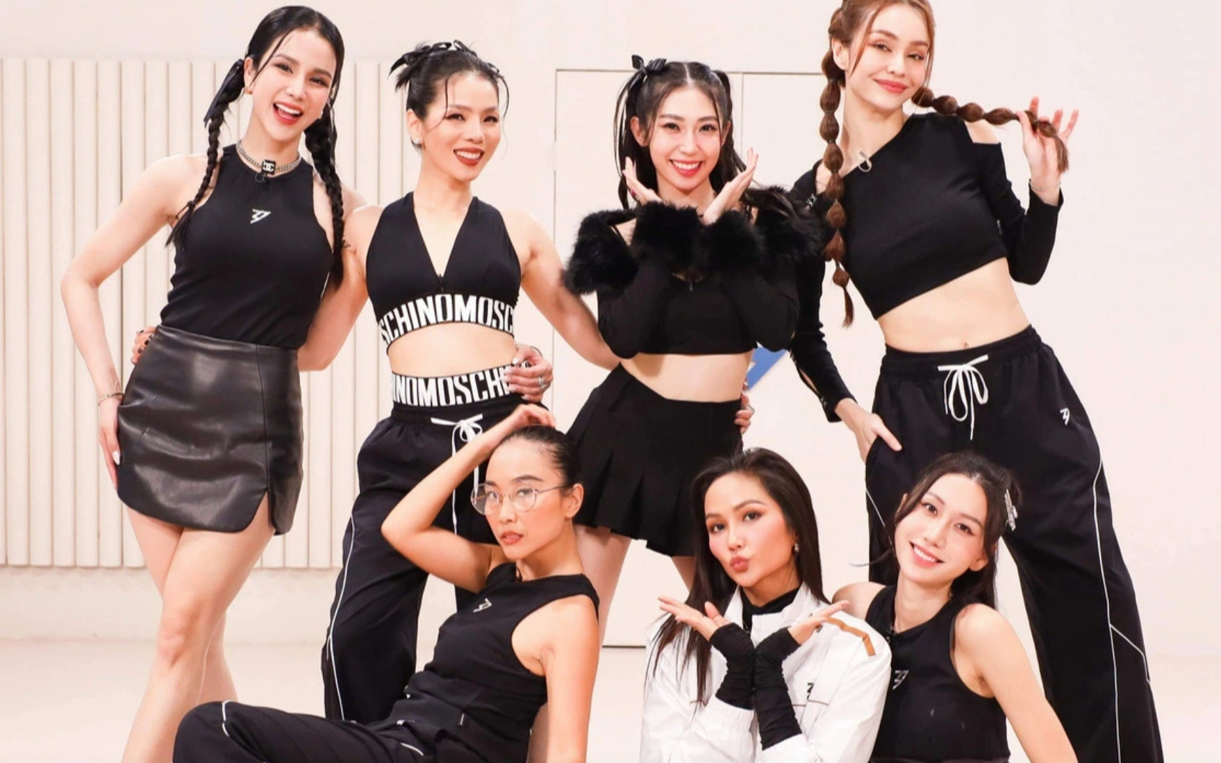 Năm Giáp Thìn: Trọng Lân muốn tốt; Thanh Hương mong hành động; Bình An đòi bật vợ- Ảnh 6. Gia đình mình vui bất thình lình, Chị đẹp đạp gió rẽ sóng thắng lớn VTV Awards 2023