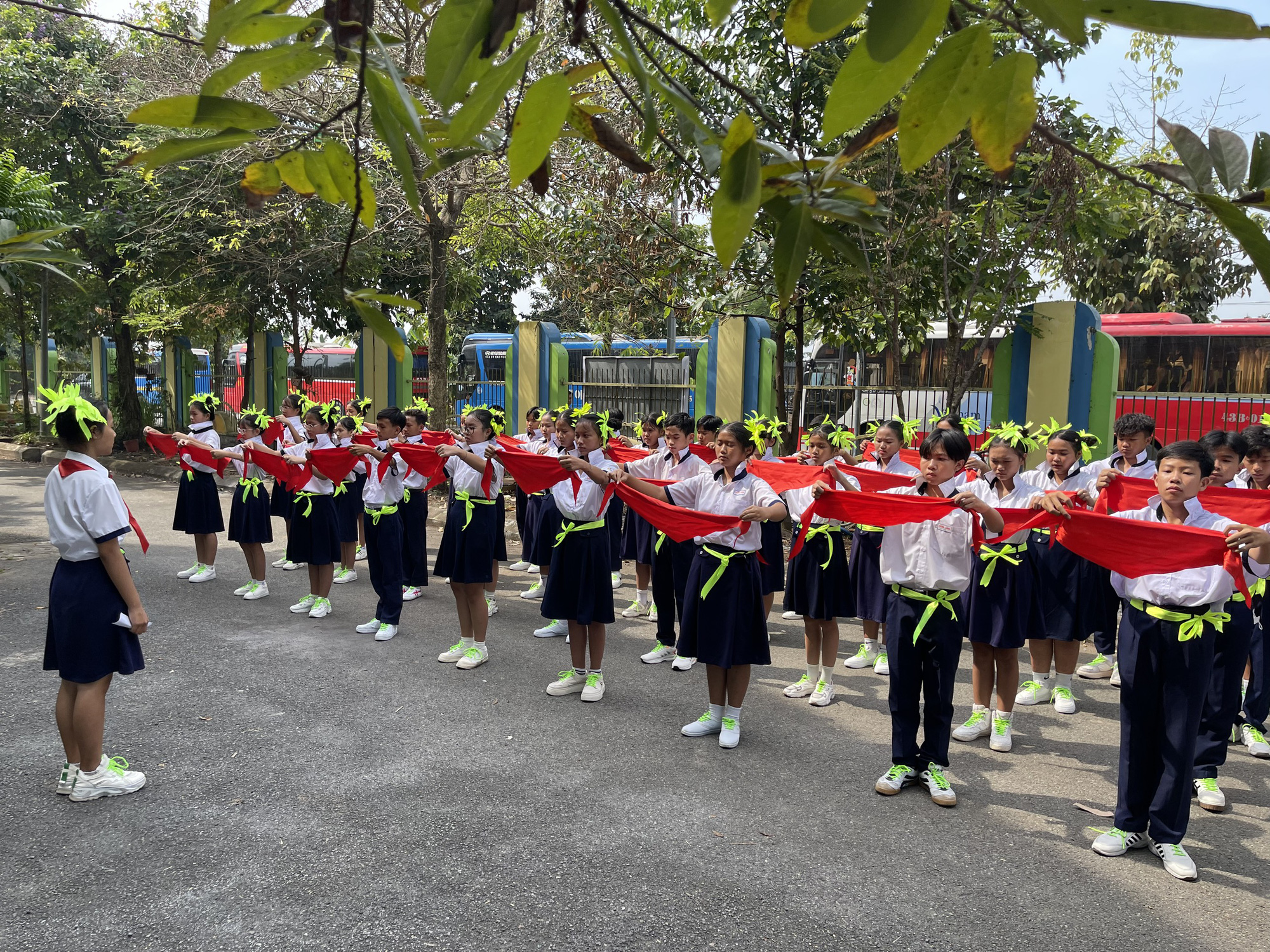 Trường THCS Nguyễn Gia Thiều, THCS Hưng Long toả sáng trong hội thi Nghi thức Đội- Ảnh 6.