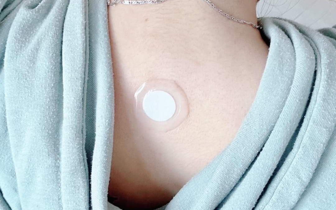Cách thải độc phủ tạng bằng thực phẩm và giấc ngủ hằng ngày cho cơ thể khỏe mạnh- Ảnh 3. Nghệ sĩ lại quảng bá miếng dán kích hoạt tế bào gốc ‘thải độc cơ thể’, chuyên gia phản đối