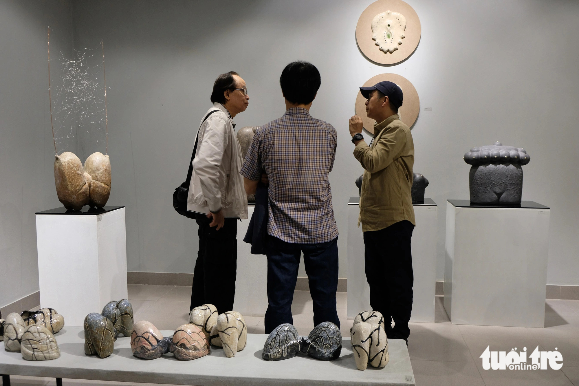 Phồn II diễn ra ngay tại làng gốm Bát Tràng - Ảnh: ĐẬU DUNG