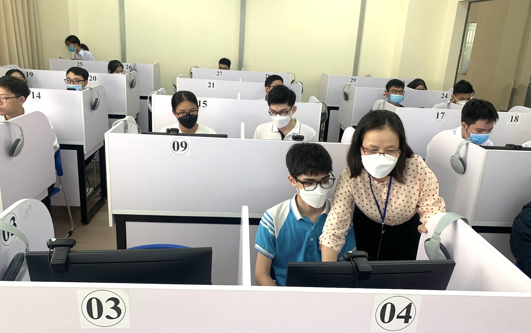 Trường đại học Sư phạm TP.HCM tổ chức 3 đợt thi đánh giá năng lực chuyên biệt- Ảnh 1. Thí sinh tham dự kỳ thi đánh giá năng lực chuyên biệt do Trường đại học Sư phạm TP.HCM tổ chức năm 2023 - Ảnh: TRẦN HUỲNH