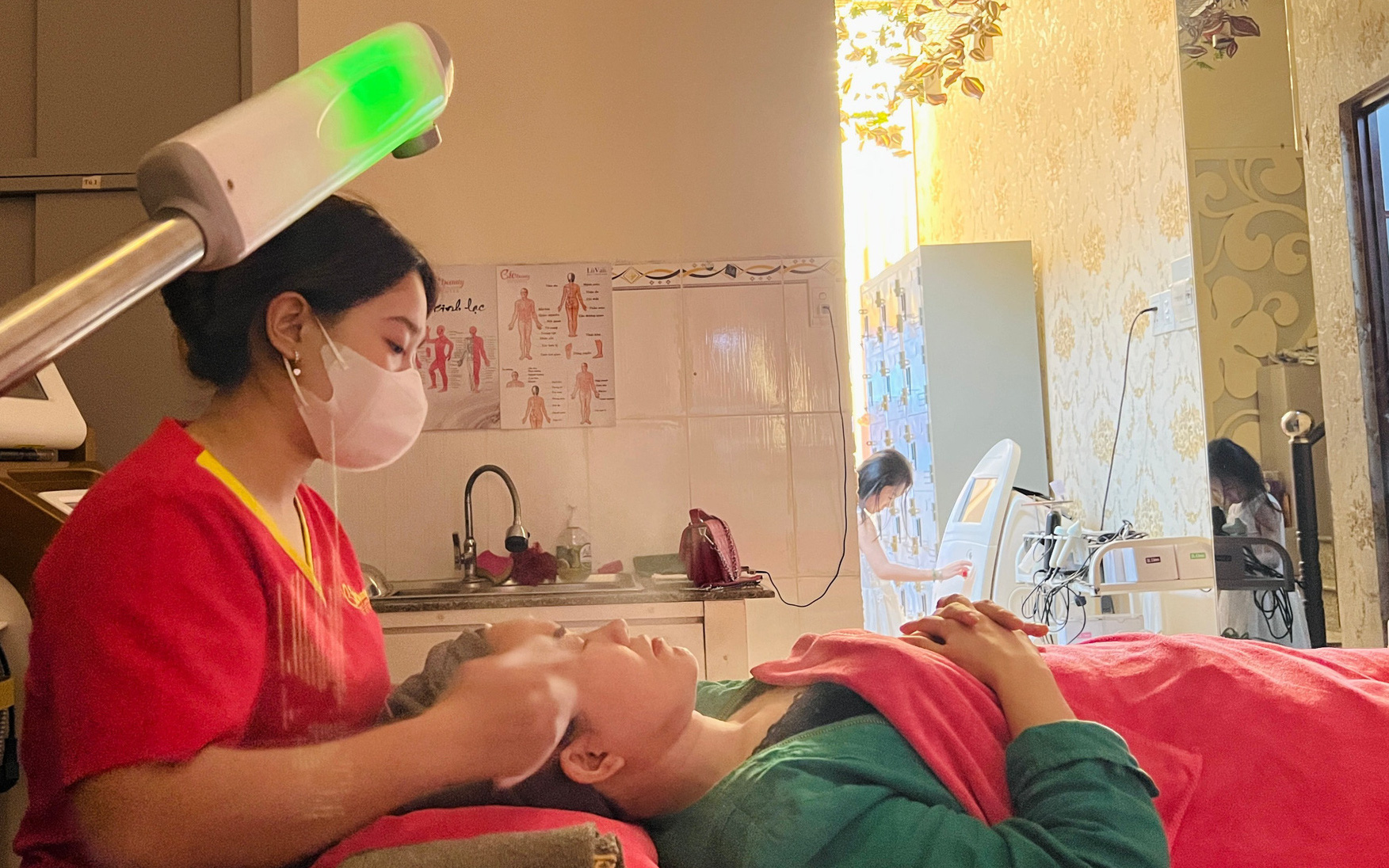 Thu nhập kém, không dám kết hôn, về quê bị hỏi ‘combo’ lương nhiêu, bao giờ lấy chồng - Ảnh 4.