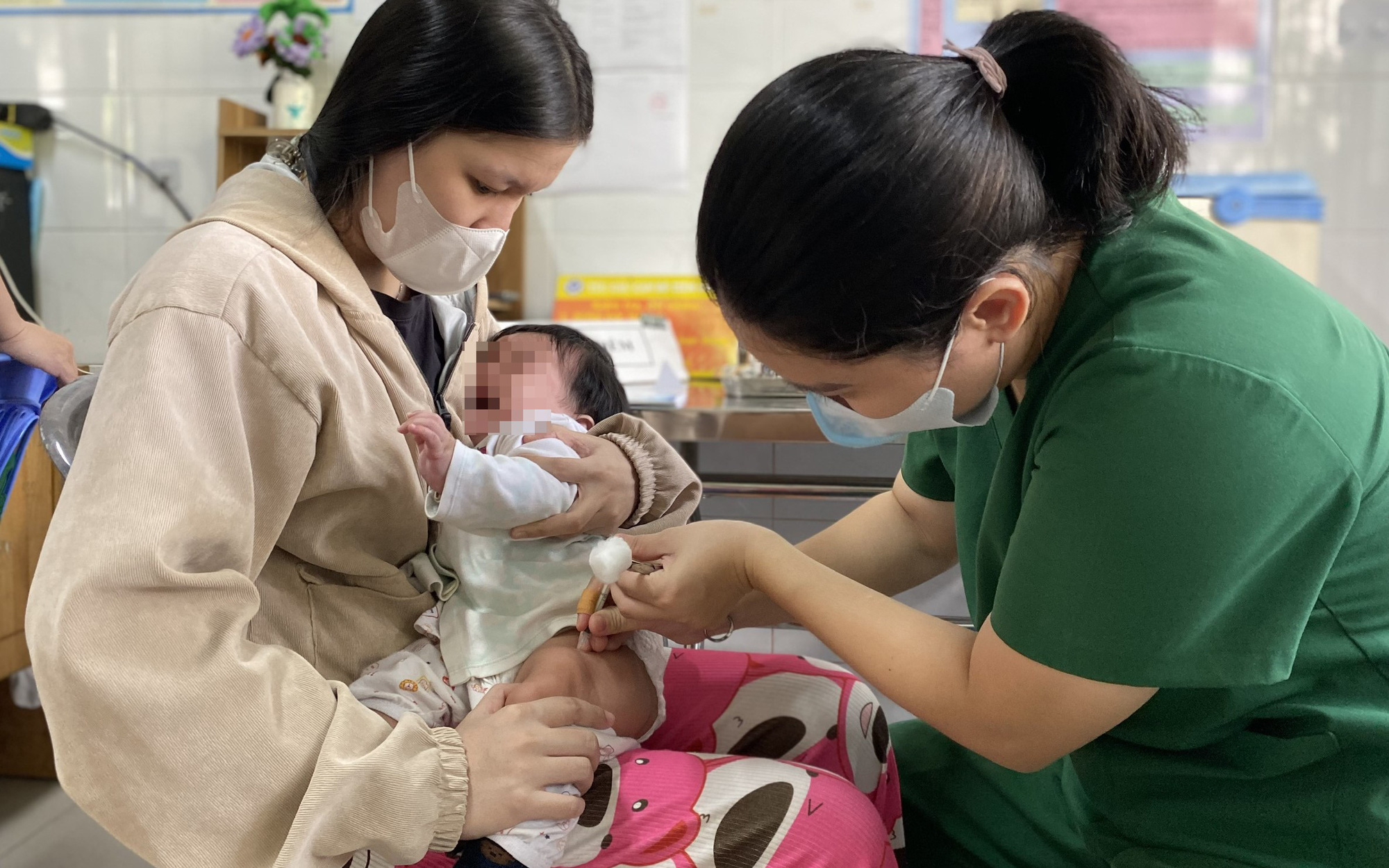 Chủ nhiệm Ủy ban Kiểm tra Tỉnh ủy Hưng Yên làm trợ lý Chủ tịch Quốc hội- Ảnh 2. Cử tri TP.HCM đề nghị xem xét trách nhiệm bộ, ngành liên quan thiếu vắc xin tiêm chủng mở rộng