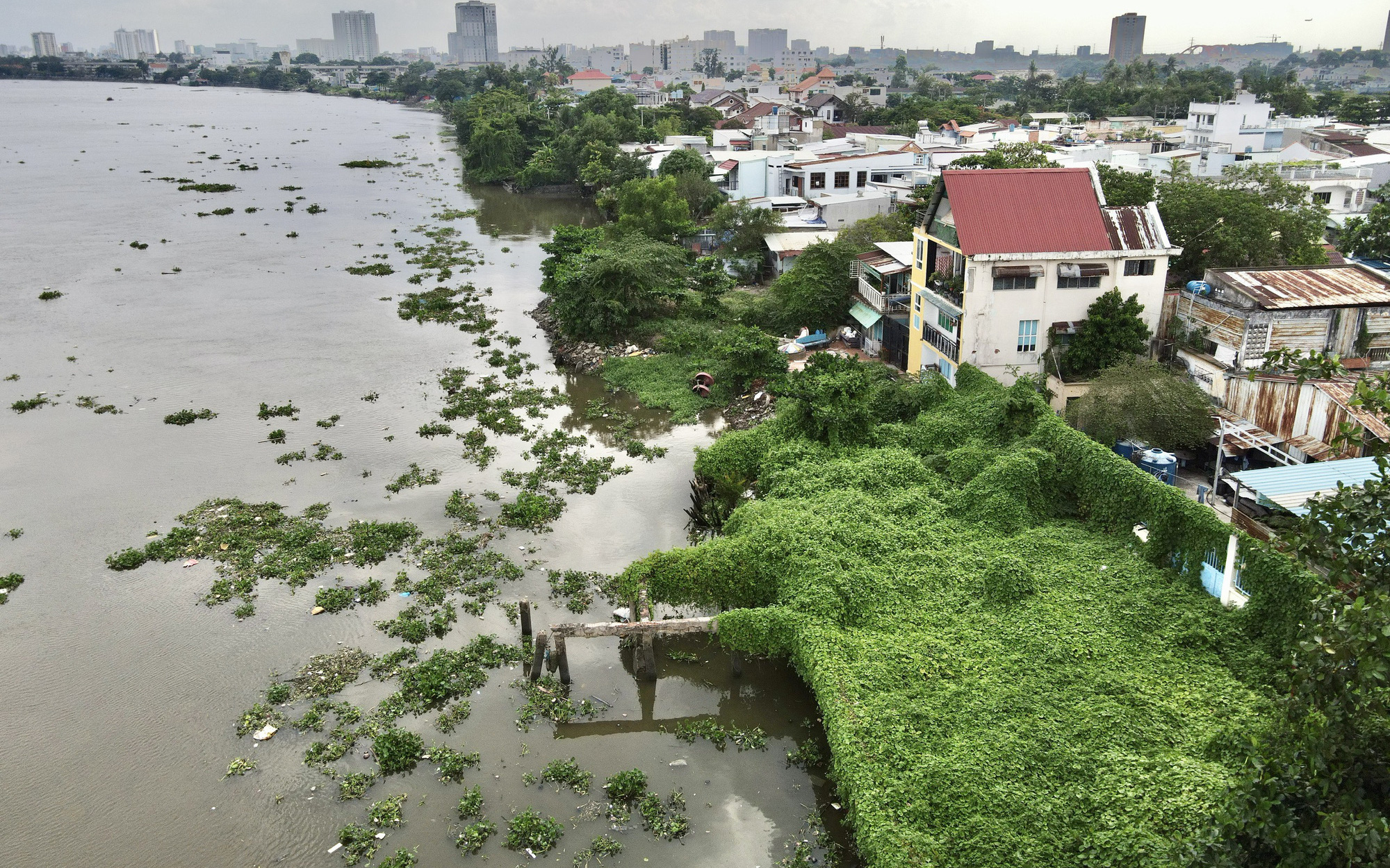 Chống sạt lở ở Thanh Đa: Ban Giao thông cho Anh Vinh 1 tuần để khởi động lại gói thầu- Ảnh 3. Ban Giao thông mời Công ty Anh Vinh lên chấm dứt hợp đồng ở 3 dự án