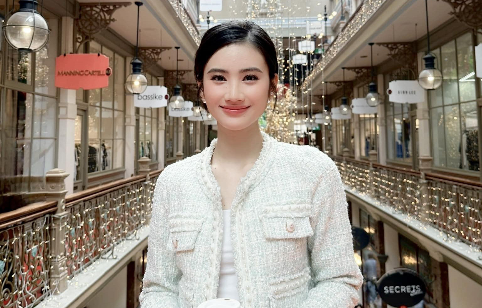 Ý Nhi gửi tiền về nước mua quà tặng người dân khó khăn quê nhà Bình Thuận đón Tết - Ảnh: NVCC
