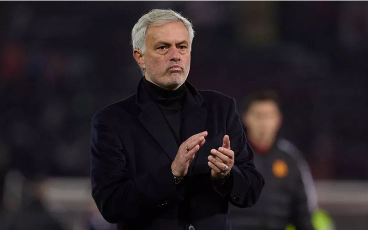 Tin tức thể thao sáng 1-6: Ronaldo và Al Nassr thua chung kết King Cup- Ảnh 4. Người hâm mộ Trung Quốc muốn thuê HLV Mourinho, trước tin đồn Jankovic bị sa thải