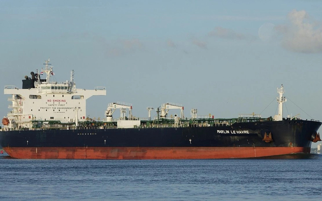 Mỹ đang dần bị lôi kéo vào cuộc chiến tranh ủy nhiệm với Iran- Ảnh 3. Biển Đỏ lại dậy sóng: Mỹ, Anh tấn công cảng lớn nhất của Houthi