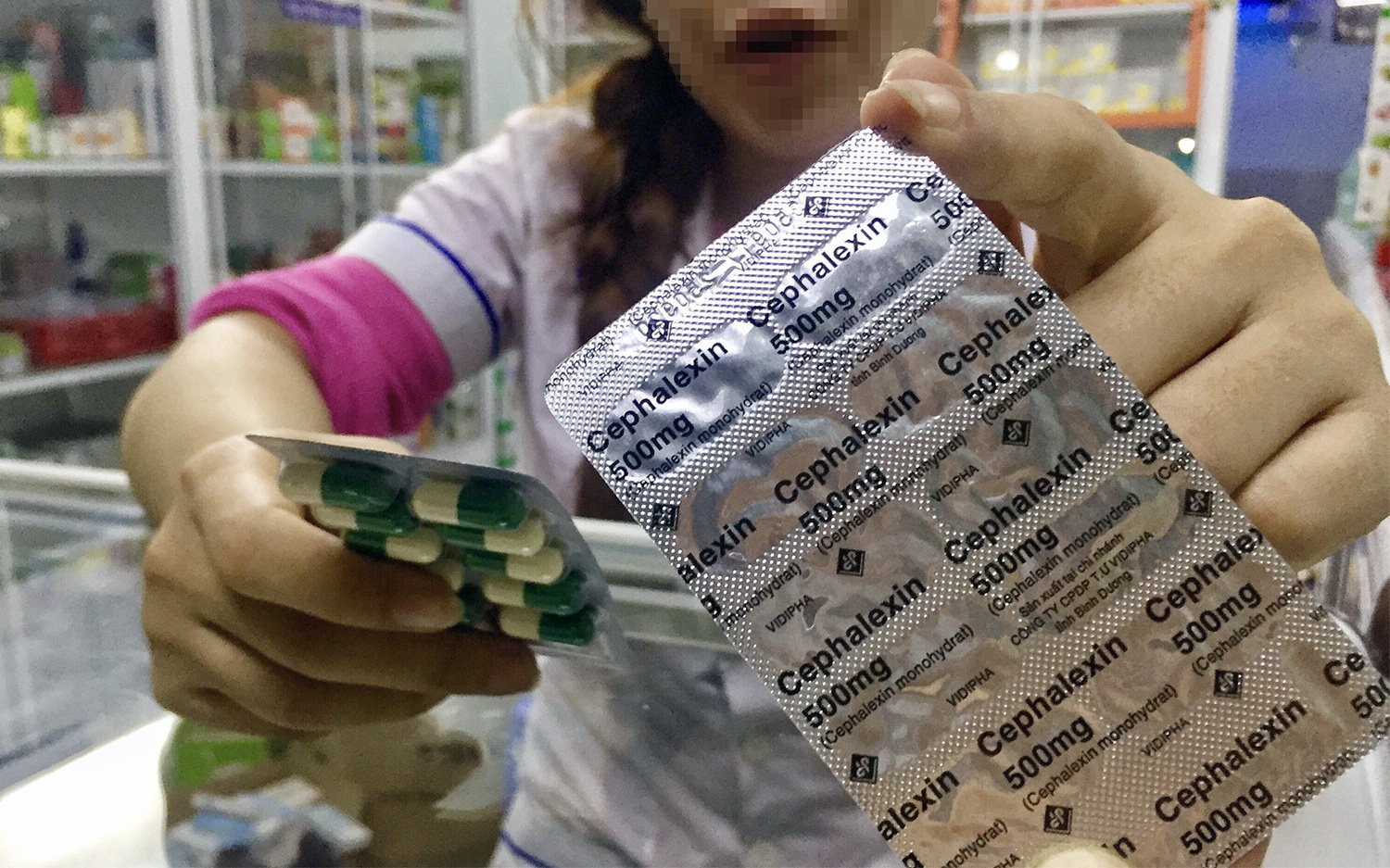 Bệnh viện Đa khoa tỉnh Bình Dương nộp phạt 370 triệu đồng vi phạm môi trường- Ảnh 3. Nhà thuốc Bệnh viện Đa khoa tỉnh Bình Phước bị tạm đình chỉ 2 tháng vì không niêm yết giá