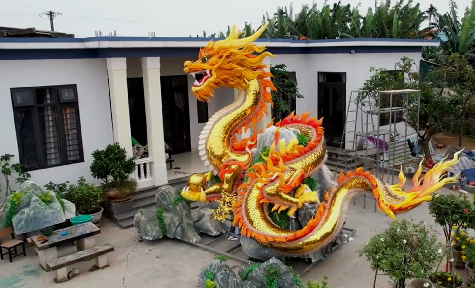 Tượng linh vật rồng ở Quảng Trị trình làng với thần sắc uy nghi - Tuổi ...