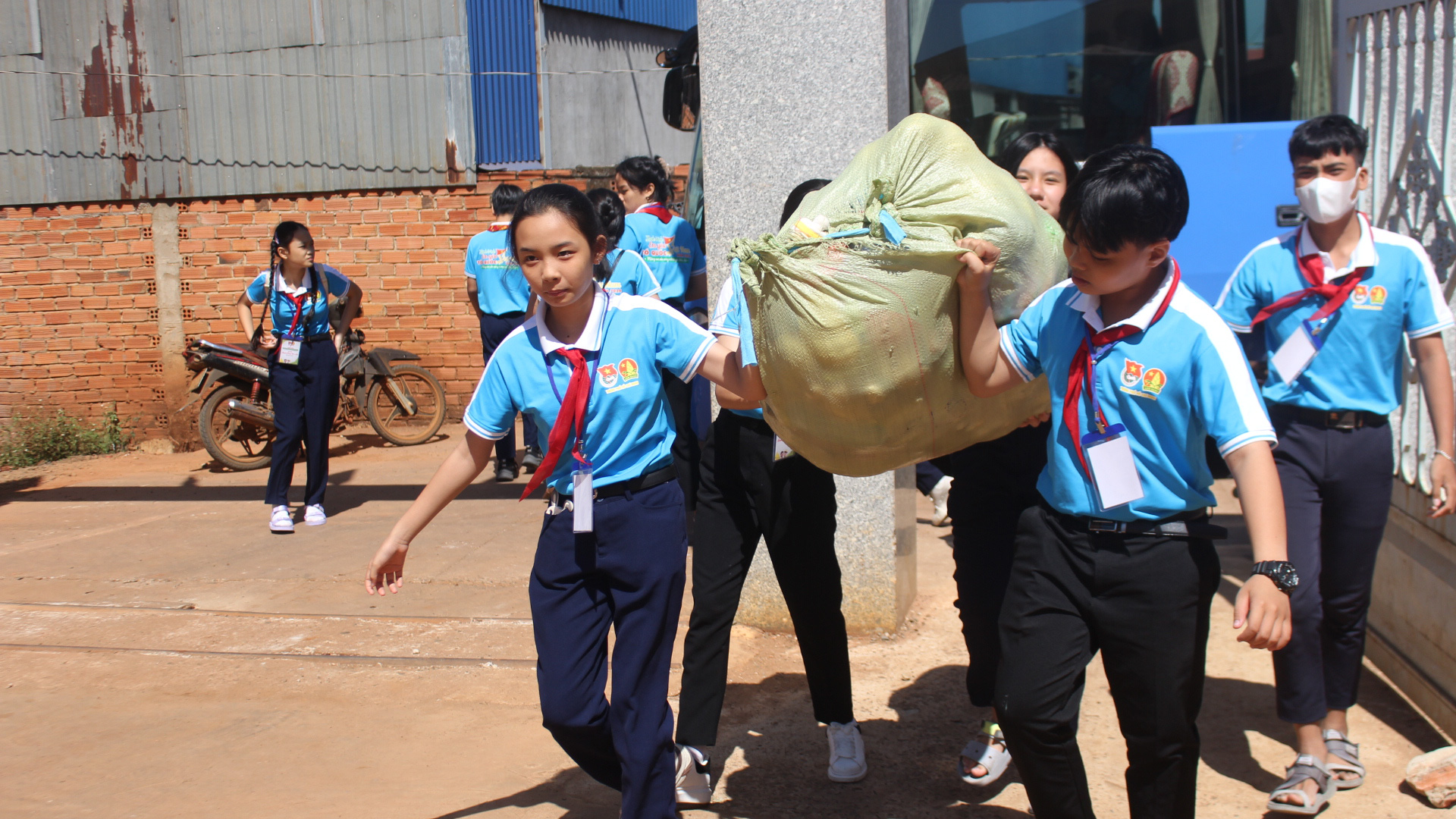 Đội viên TP.HCM trưởng thành hơn qua Hành trình  “Măng non sẵn sàng vì biên giới, biển, đảo” năm 2024- Ảnh 6.