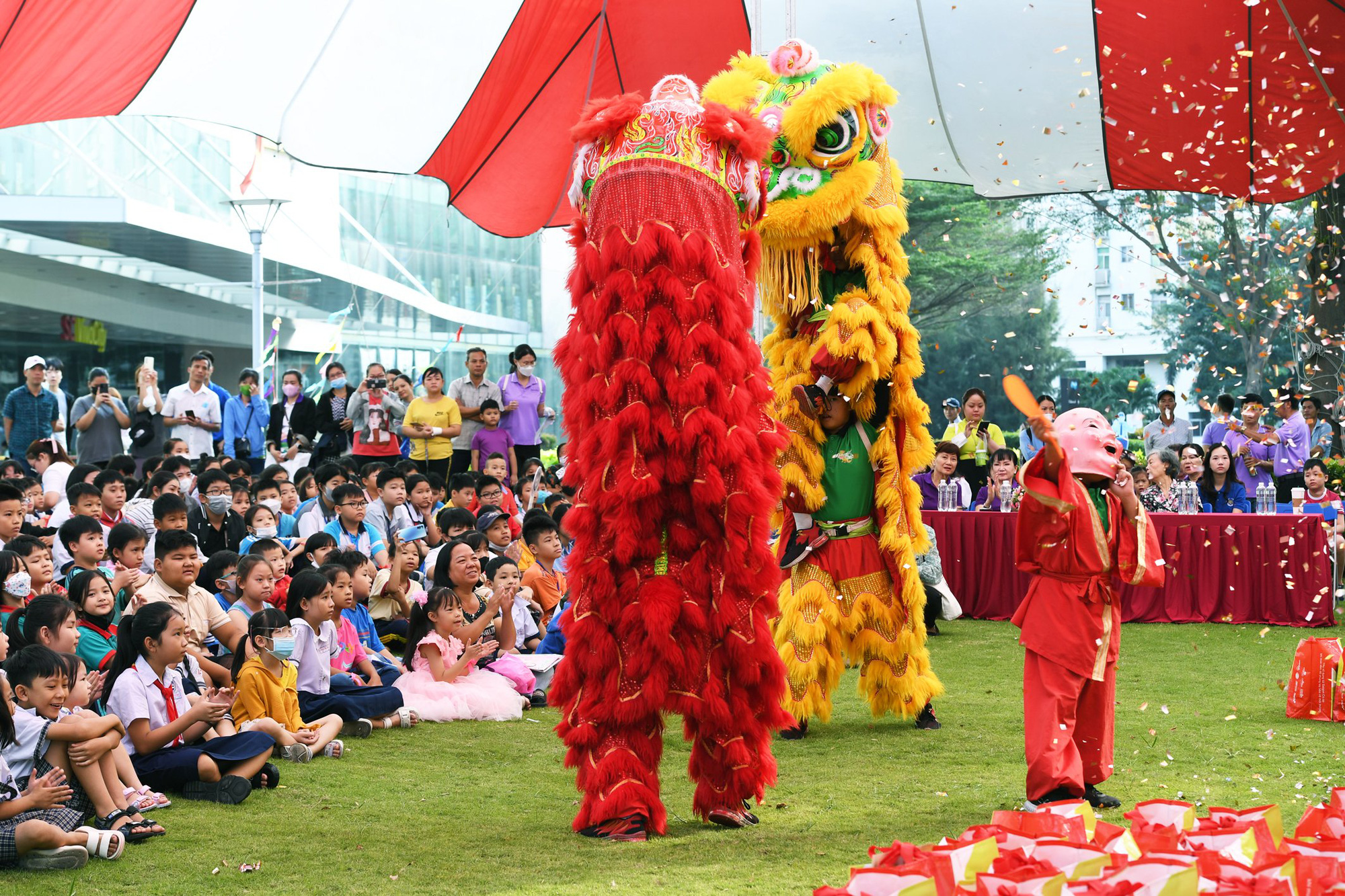 Tết cho em 2024: những nụ cười ấm áp...- Ảnh 2.