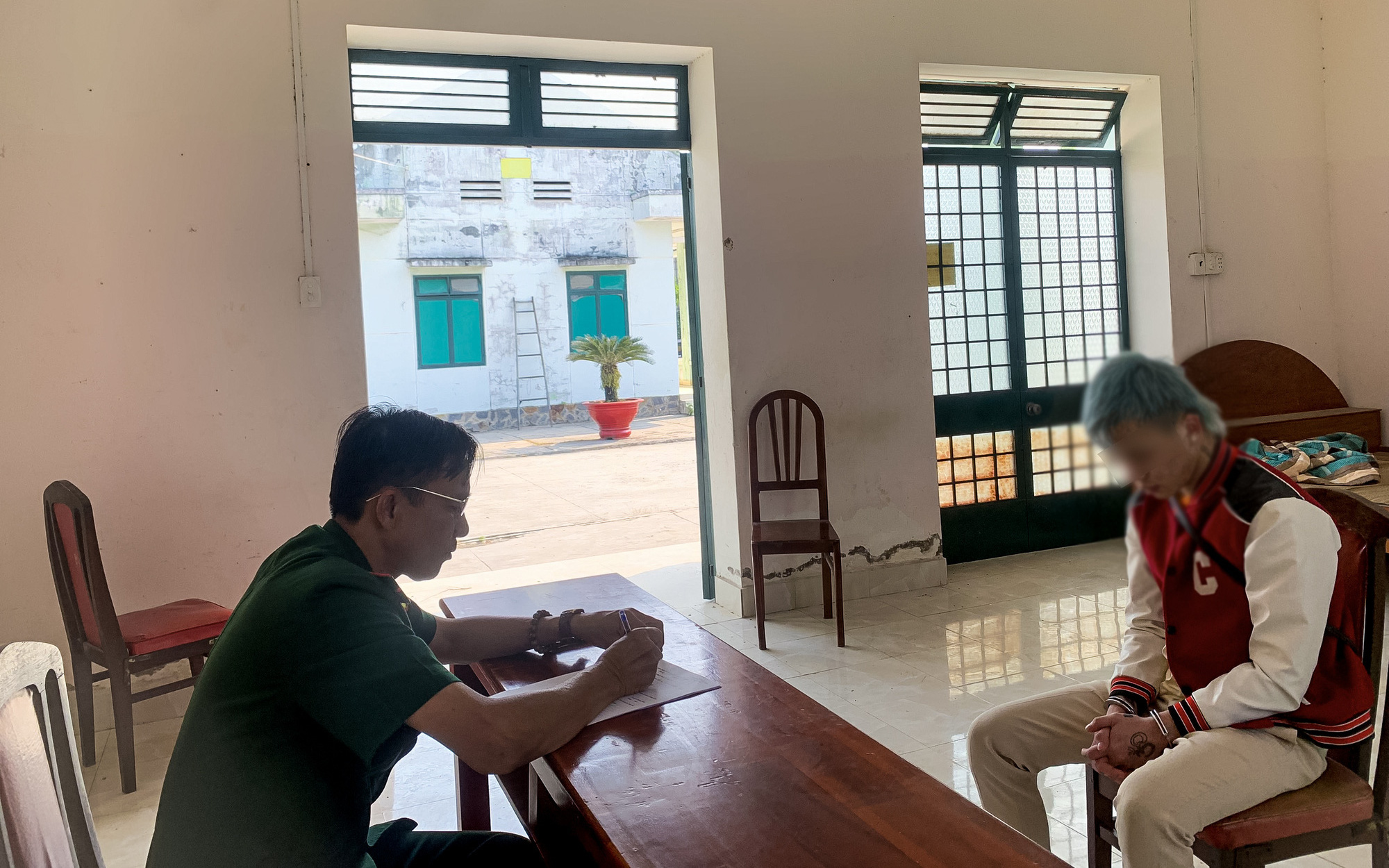 Tiếp nhận 39 người Việt Nam từ Campuchia, có 3 trẻ em- Ảnh 2. Bị bắt ở cửa khẩu Tây Ninh mới biết mình bị truy nã